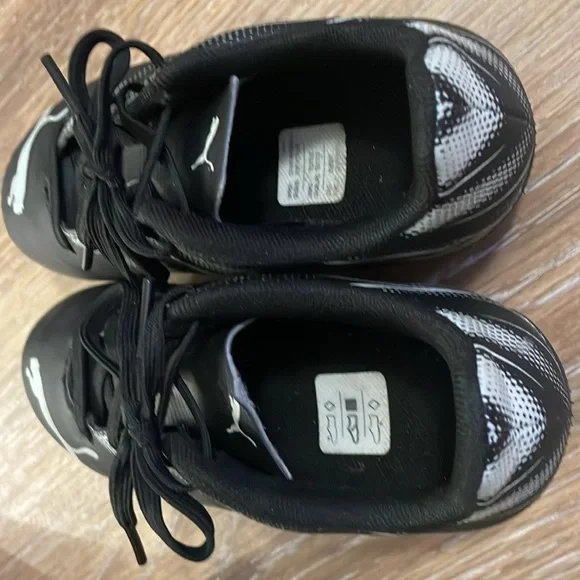 Puma Kids Soccer Shoes - Picture 8 of 8